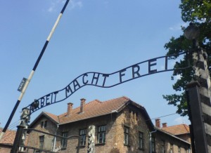 Auschwitz_entrance